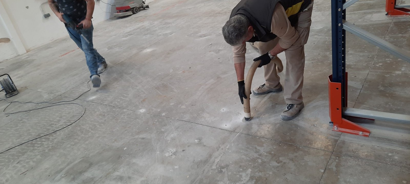 Preparación de soporte con diamantado y aspiración en Málaga